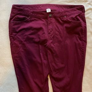 Burgundy skinny jeans 🍂